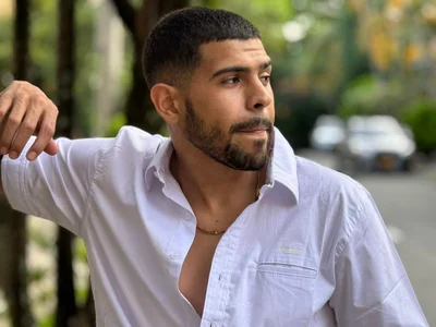 YOUR MODEL FAVORITE 😏😏 de Kai_costa  2 Imagens