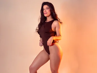 IsaRivera Elegant fire 🔥😈 Bilde 4