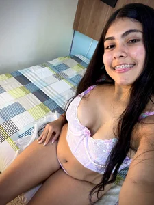 Laura_Copers Hot me Pic 3