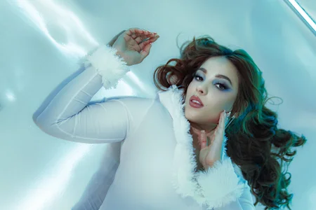 MelanieHudson_ Snow Pic 4