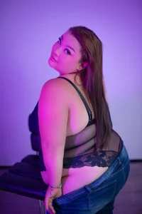 AbbyRogers1 A sexy big women Pic 6