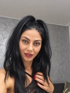 Myiakiss Public Pic 2
