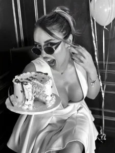 BabesGoWild 1St DECEMBER Olivia S birthday Foto 3