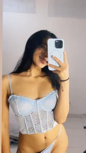 😻🩷 de ManuelaEvans_  3 Imagens