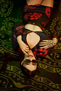Misselektra__ A little tease of Halloween 🧛‍♀️🎃 Bilde 2
