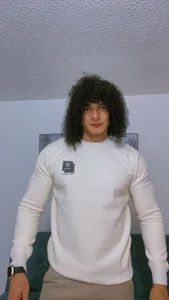 sexy_curly1 Public Pic 3