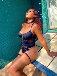 DarkGorgeous HORNY BABE Pic