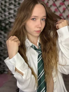 Petite_Polly She was the baddest student📚 Bilde 4