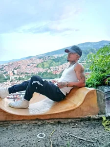 Hot_Latino_x Public Immagine  7