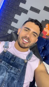 With casual clothes de adamhairy Foto 2