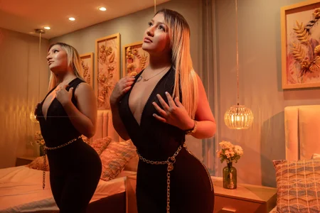 AnahiaOvers's XXX Nude Photo 2