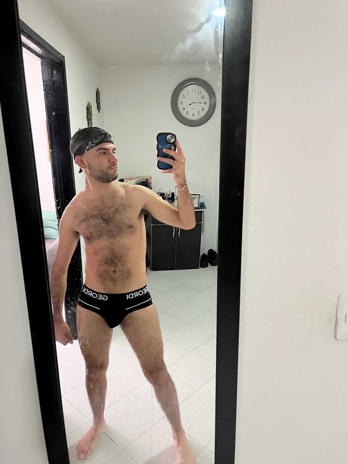 Foto  749 de juan_hairy – em alta