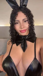 Amy_2905 your hot bunny girl 🐰 - {count, plural, one {תמונה אחת} two {שתי תמונות} many {# תמונות} other {# תמונות}}