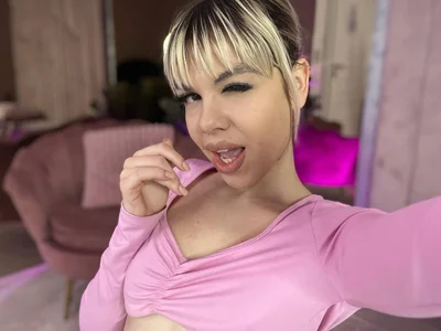 Emily_Voss Golden Hour Girl💛 Foto 7