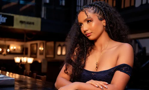 VeraBellucci Here is your dream girl?😏 টি ছবি