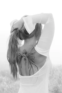 JennyPortman Black and white 🫦 টি ছবি