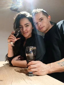 GreysGirl_MrGrey Public Kuva 3