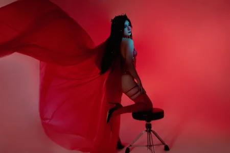 Zdjęcia ShegoBlake playing with fabrics!:  3