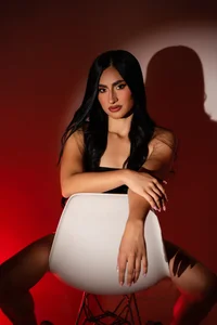 KatieRobinson_ Public Pic 4