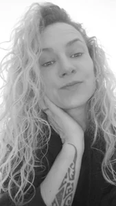 abbytantrika11 Kiss Pic 2