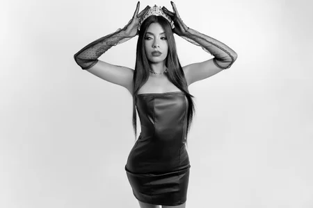 AlissonRossi monocromatic temptation Pic