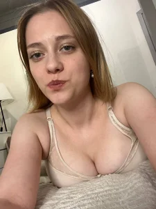 HollieColleloPublic图片 5