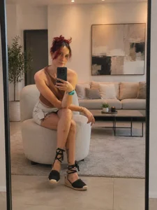 Danysca at home Pic 2
