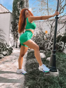 Sexy and Sporty Girl de KateOwens  2 Imagens