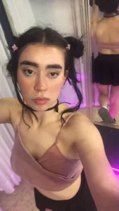 Julieta_De_Los_Angeles Selfies Pic 2