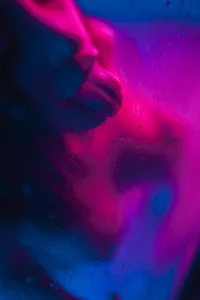 JuliCorrea_ Neon Juli - {count, plural, one {תמונה אחת} two {שתי תמונות} many {# תמונות} other {# תמונות}}