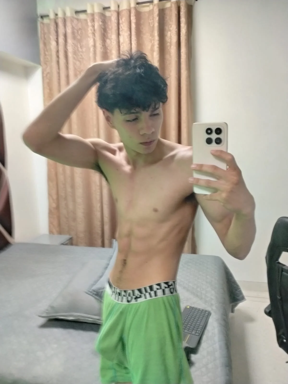 Ithan_Hott Image populaire  8075