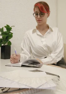 Dora_MarcelliのROLEPLAY: sexy teacher and you👓の 4枚の写真