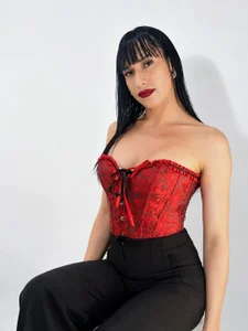 Kathleen_Rodriguez ❤️🖤 - {count, plural, one {תמונה אחת} two {שתי תמונות} many {# תמונות} other {# תמונות}}