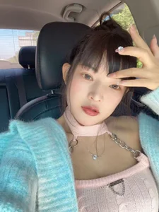 Yiyi_798 Public Hình 4