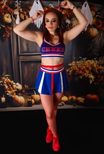 zzoe_ Join me to live a rich and crazy fantasy Bilde