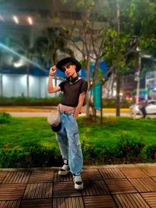 Leo_Glow Public Pic 3