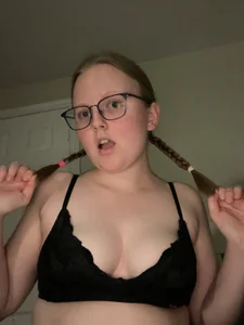 lexie_lilacs Public Pic 2