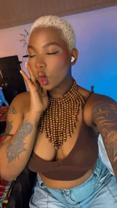 Brown fit 🤎 de KenyaMystic  photos