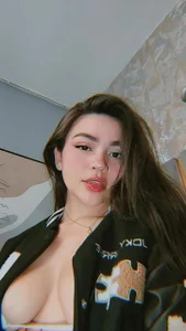 You shouldn’t look at me like that..it’s dangerous od KimDevinne  2 snímek