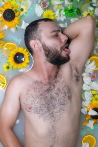 wet for you 😈 de juan_bigdick  photos