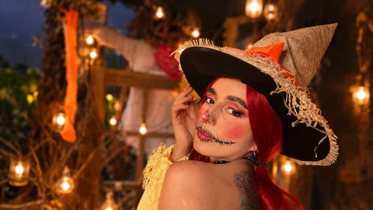 helen_mooree A passionate scarecrow 🎃🐦‍⬛👩🏻‍🌾 (Like, PM or chat and give u 1 🥵 video) Pic