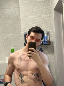 gwinbladee Public  4টি ছবি