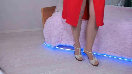 Riley_Annet Oh, those heels!!! টি ছবি