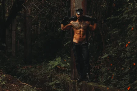 billyMayer_ Master leather 👑 Foto 2