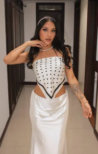 AmaliaCrus Cute and living the high life Immagine  2