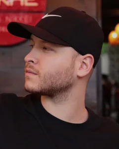 Adam_Meyer10の😎😎の 2枚の写真