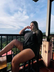 melody-tarly toda de negro Pic