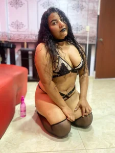 Sara_Bdsm_ Public Foto 2