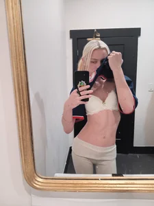 DaPrincessDaisys Peak At Princess sexfoto 5