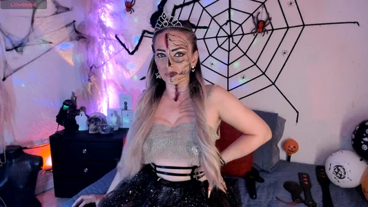 Jeanineescott sexy catrina Pic 3